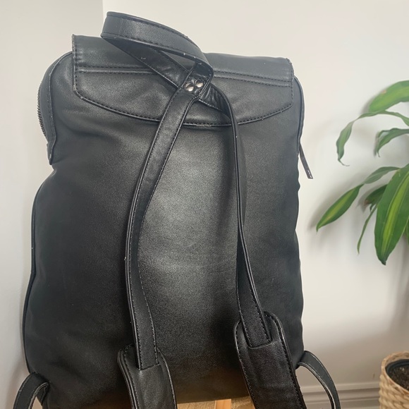 Matt & Nat Backpack - Picture 4 of 4